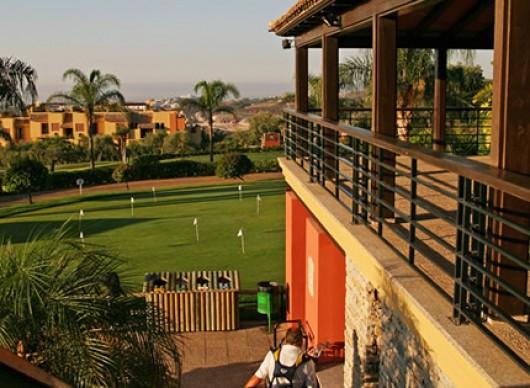 Los Robles de Los Arqueros is located in one of the best golf course areas in Spain being directly situated on the reputed Los Arqueros Golf Club.