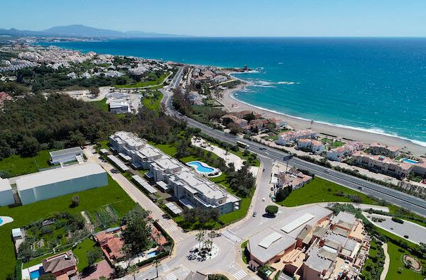 Taylor Wimpey España celebrates selling more than 2,500 second homes on the Costa del Sol