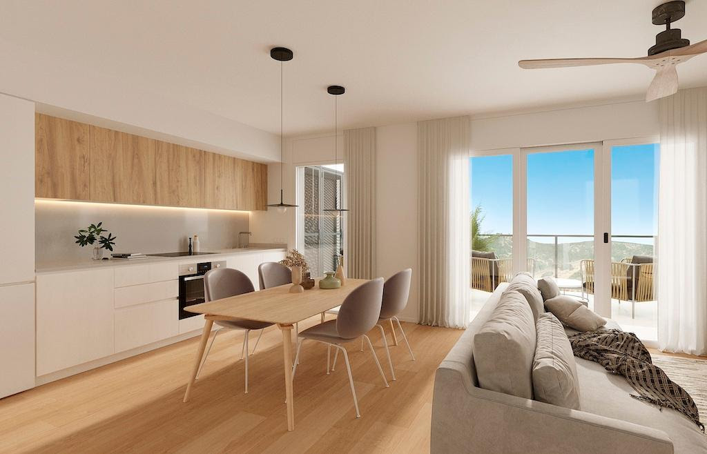 Britons are the leading foreign nationality buying in Spain, accounting for 7.7% of all foreign buyers