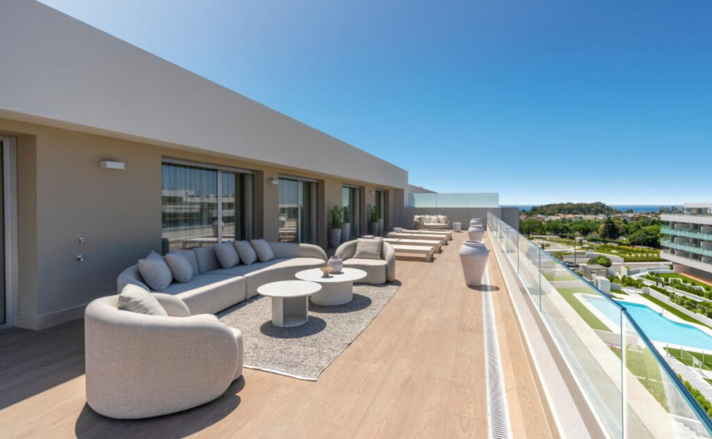 Caixa Bank ups 2025 GDP forecast to 2.9% as Spanish economy “defies the global environment”