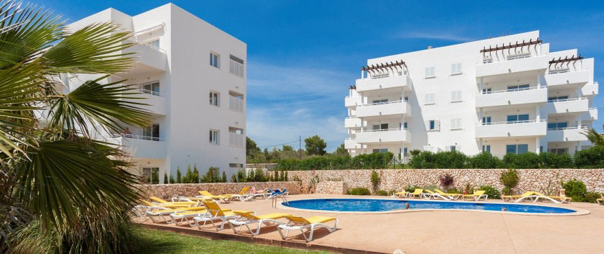 Apartments im Verkauf, Apartments auf Mallorca, Cala D´Or, 2 Schlafzimmer, Gemeinschaftsgärten und Pools, Parkplatz verfügbar