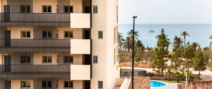 La Vila Paradis - Luchtfoto. Uitzicht op zee vanaf de appartementen aan het strand van Villajoyosa