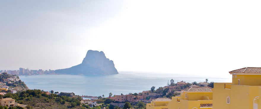 New houses for sale in Calpe, Taylor Wimpey’s private residential Montesol: Peñón de Ifach