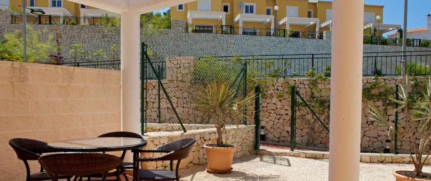 Terraza de planta baja en adosadas en venta en Calpe