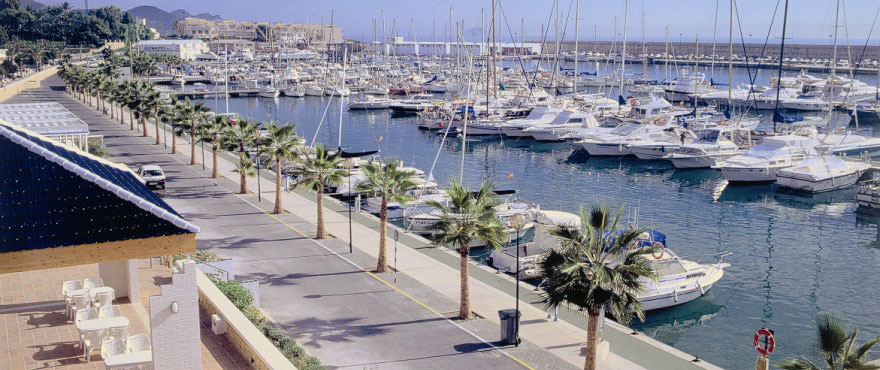 Villajoyosa puerto, municipio turístico. Alicante, Costa Blanca