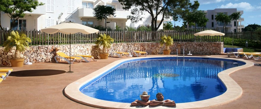 Apartments im Verkauf, Apartments auf Mallorca, Cala D´Or, 2 Schlafzimmer, Gemeinschaftsgärten und Pools, Parkplatz verfügbar