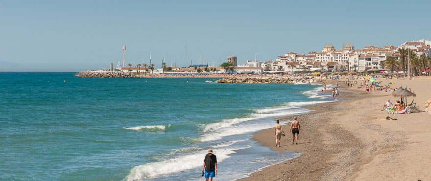 Nuevos áticos, locales y garajes en venta junto al mar: Arqueros Beach