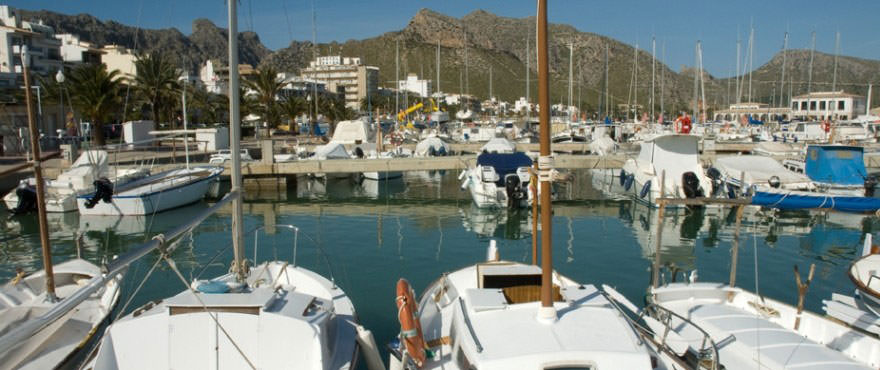 Mallorca, Puerto Pollensa, parking cerca de la playa, parking