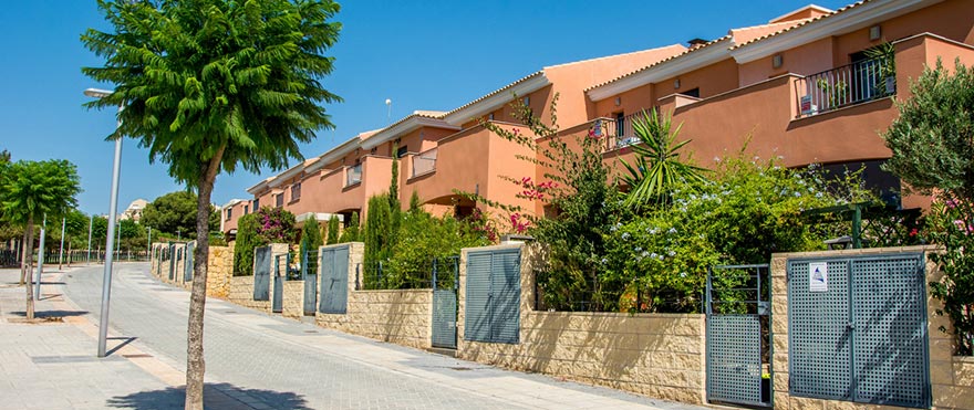 Townhouses in Elche, Alicante: Exterior