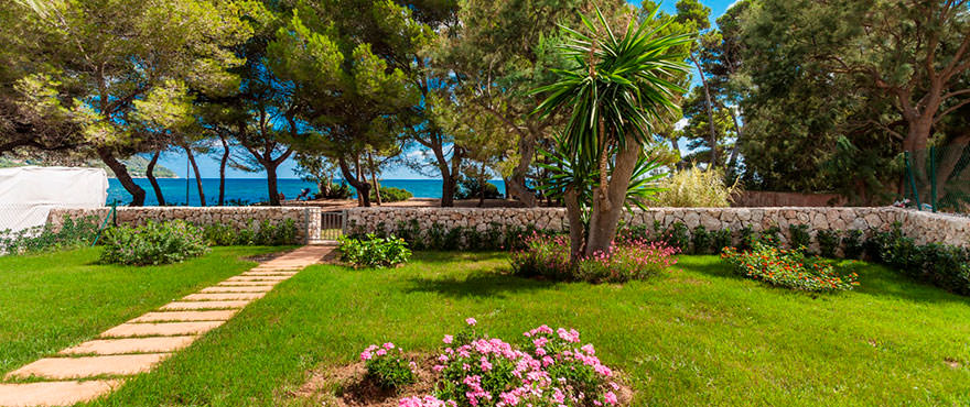 Wohnanlage Costa Beach: Wunderschöne Gartenanlagen und direkter Strandzugang