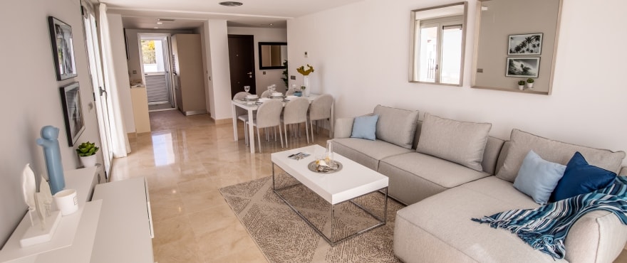 La Floresta Sur apartments for sale: Spacious living room with views