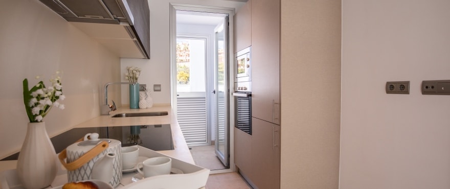 La Floresta Sur apartments: Kitchen with quality finishes, Italian design and Silestone