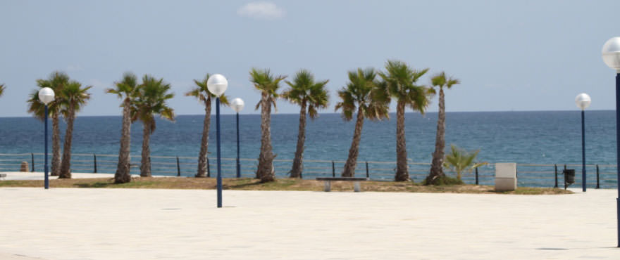 Strand, dichtbij de woningen van La Recoleta