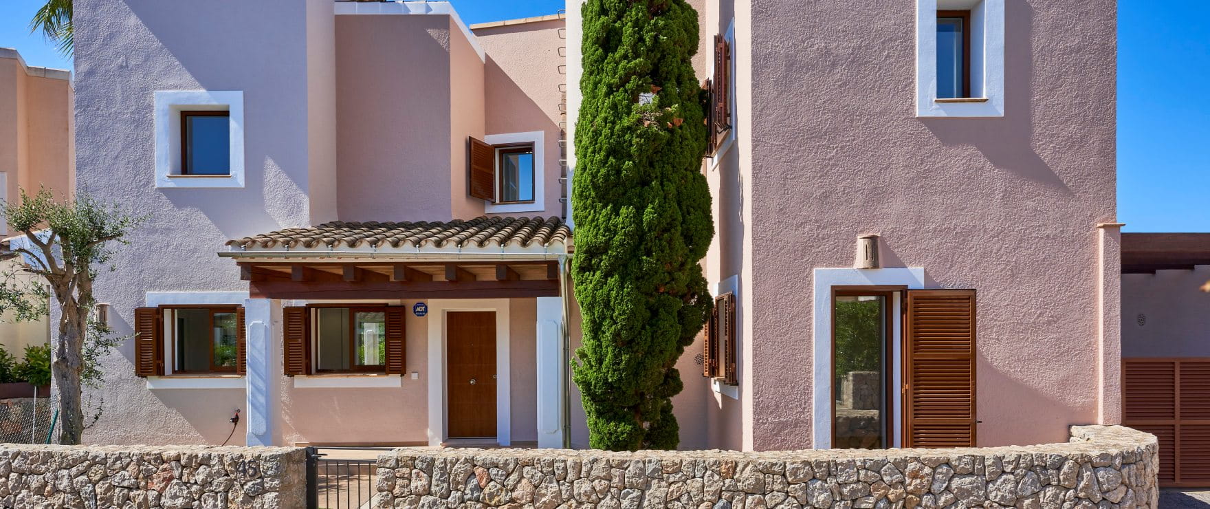 New villa located in the exclusive residential Marina Golf, Santa Ponsa