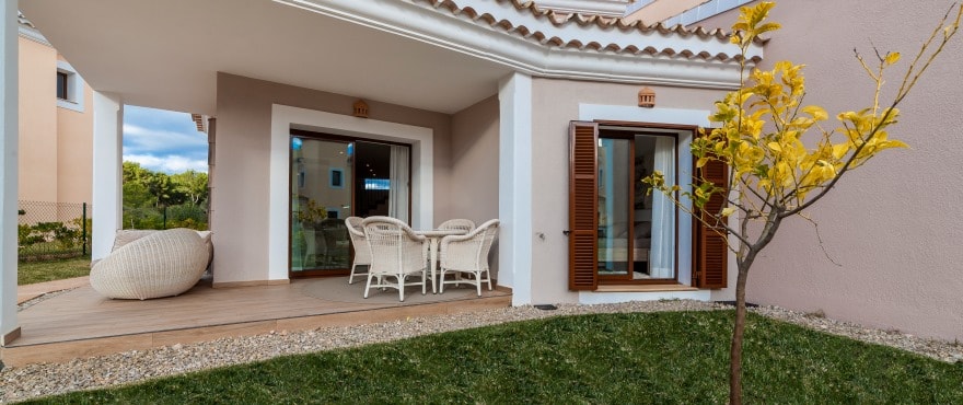 Townhouses with direct access to the golf of Santa Ponsa