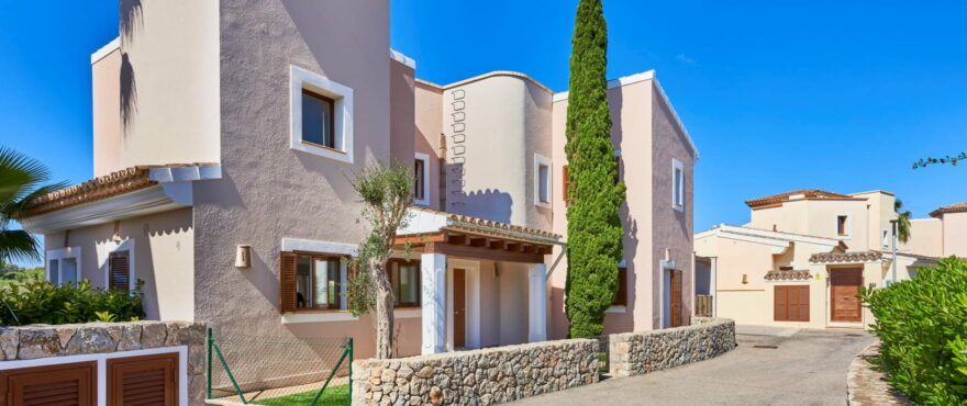 New villa located in the exclusive residential Marina Golf, Santa Ponsa