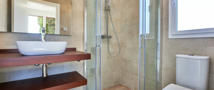 New fitted bathroom in Marina Golf