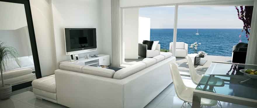 Light and spacious living room with sea views in ground floor apartment for sale in Porto Cristo