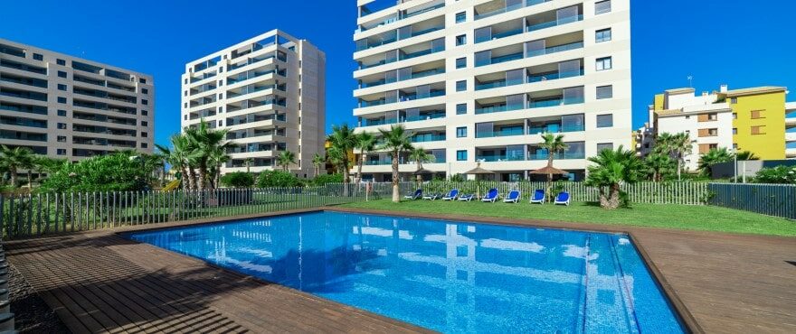 Panorama Mar: Appartements en vente en première ligne de mer et de plage à Punta Prima, Torrevieja
