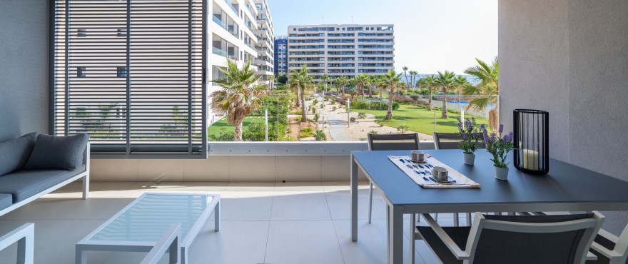 Panorama Mar: Terrace with sea views