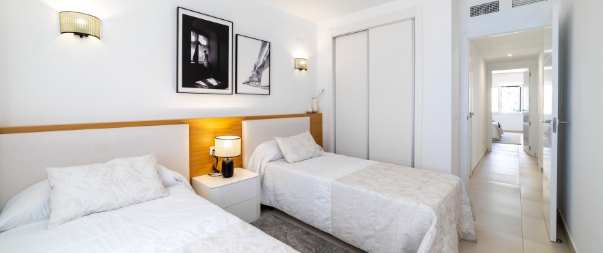 Panorama Mar luminous bedroom in Punta Prima, Torrevieja