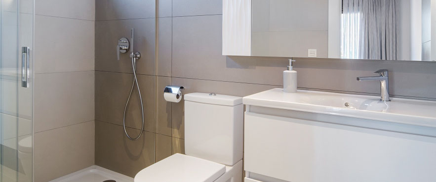 Modernos baños, Arenal Dream, Javea