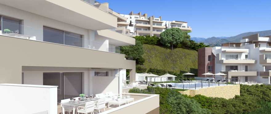 Apartments with large terraces and panoramic views of the golf course and the mountains of Mijas