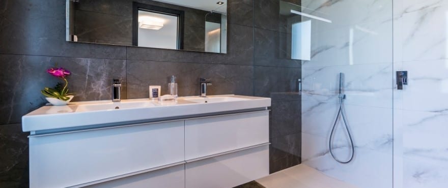 moderno baño en apartamentos en venta Le Caprice