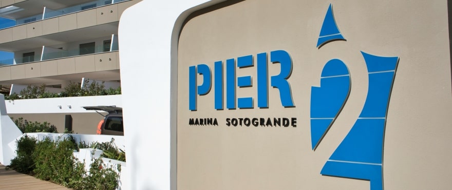 Pier, dostęp i ogrody do nowych domów obok La Marina de Sotogrande