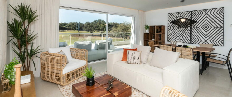 DUPLEX - Ruime lichte woonkamer met uitzicht in Emerald Greens, San Roque