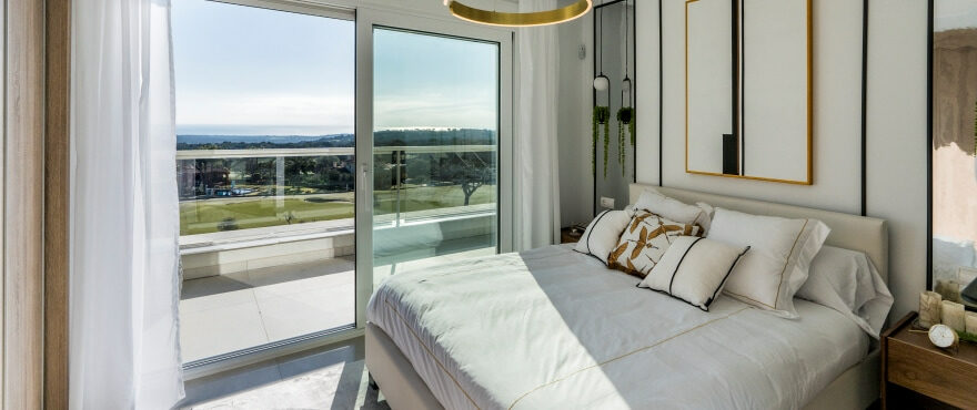 DUPLEX - Bright spacious bedrooms at Emerald Greens, San Roque