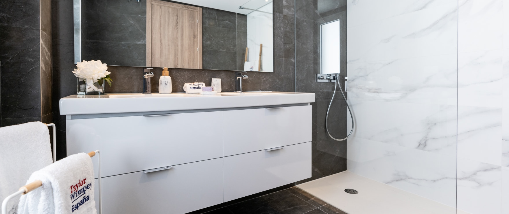 BEGANE GROND - Ruime en lichte slaapkamers in Emerald Greens, San Roque