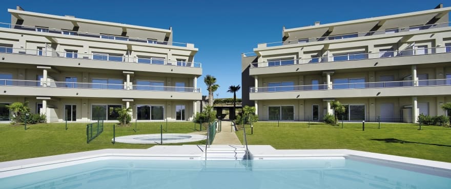 Sun Valley : Appartements en vente avec piscine commune à La Cala Golf Resort