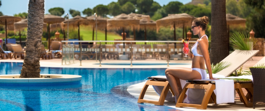 La Cala Golf Resort, basen