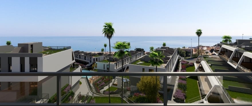 Appartements avec grande terrasse donnant sur la mer, parking souterrain et débarras