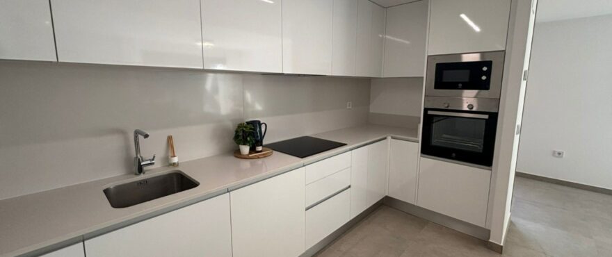 Cocina moderna en los nuevos apartamentos en venta, Iconic, Gran Alacant