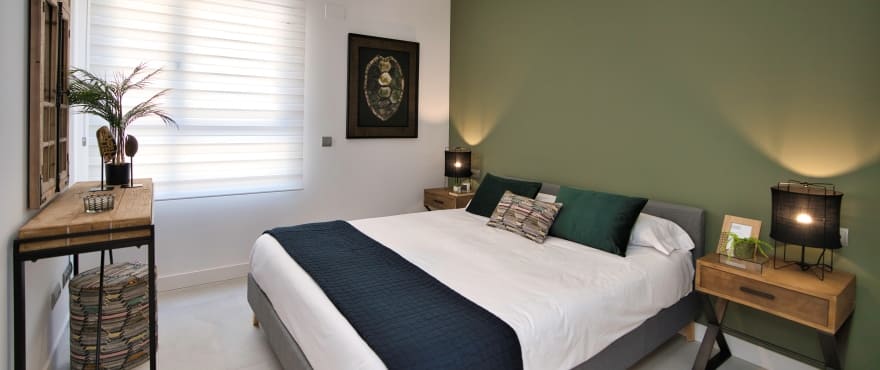 Großes, helles Schlafzimmer, im La Cala Golf Resort, in ruhiger Umgebung