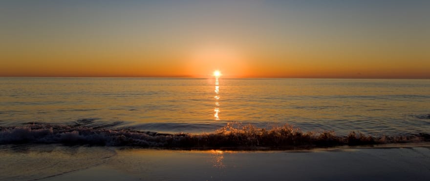 Amanecer desde Port Verd, costa nordeste de Mallorca