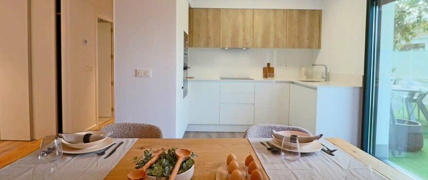 Moderne open keuken in Essential, Javea, Alicante