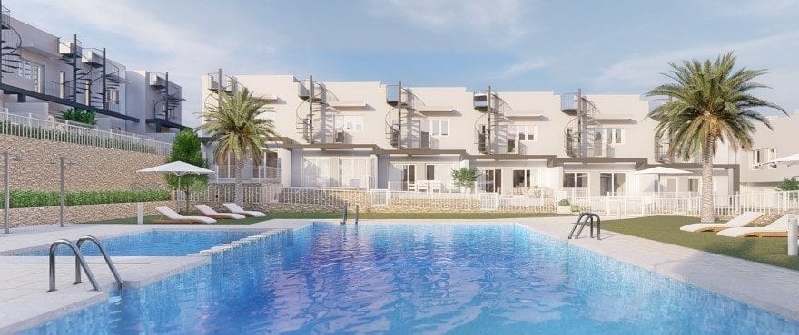 Townhouses in Elche, Alicante: New 3 bedroom townhouses for sale with communal swimming pool, 15 minutes from Alicante