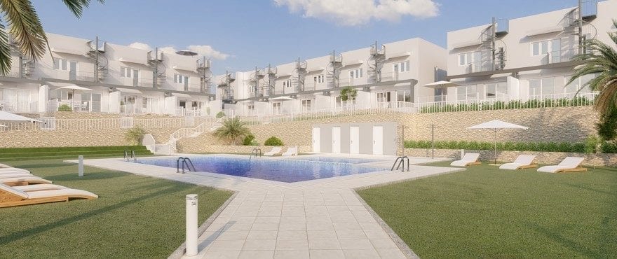 Townhouses in Elche, Alicante: New 3 bedroom townhouses for sale with communal swimming pool, 15 minutes from Alicante