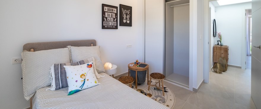 Reihenvillen in Elche, Alicante: Schlafzimmer