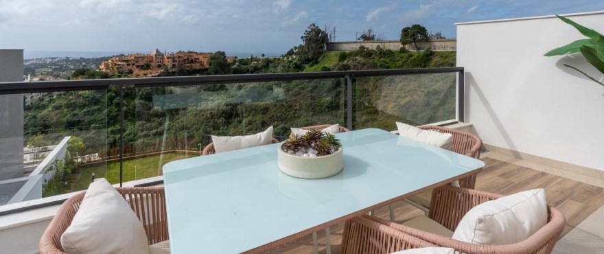 Marbella Lake, nya lägenheter med balkong erbjuder panoramautsikt