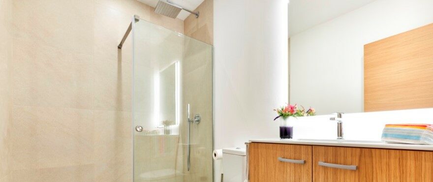 Full bathroom at the new apartments for sale in Ses Salines