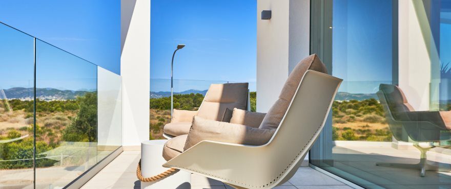 Nuevos adosados con amplias terrazas en Cala Estancia, Mallorca