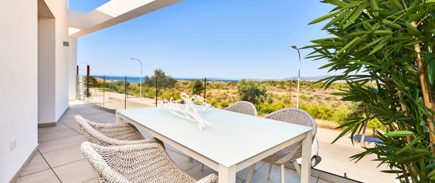Nuevos adosados con amplias terrazas en Cala Estancia, Mallorca