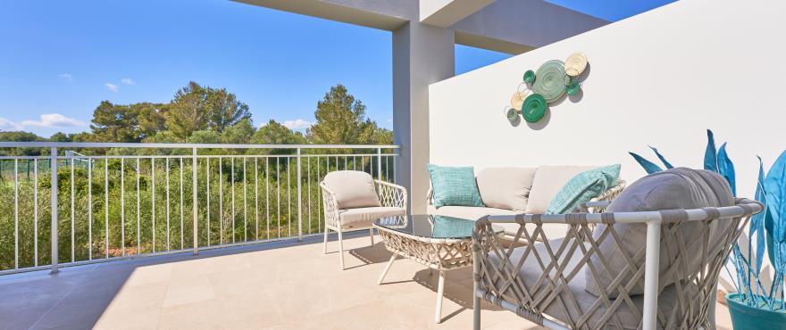 Neubau-Apartments mit großen Terrassen in Cala Bona, Mallorca