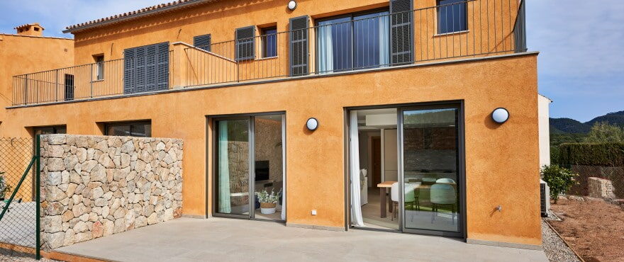 Neue Doppelhaushälften mit privatem Garten in Es Capdellà