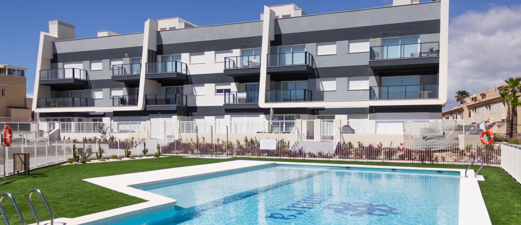 Apartments mit Gemeinschaftspool- und Gartenanlagen, zu verkaufen in Gran Alacant