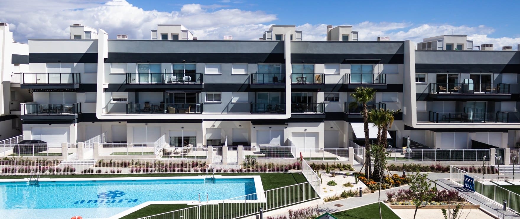 Apartments mit Gemeinschaftspool- und Gartenanlagen, zu verkaufen in Gran Alacant